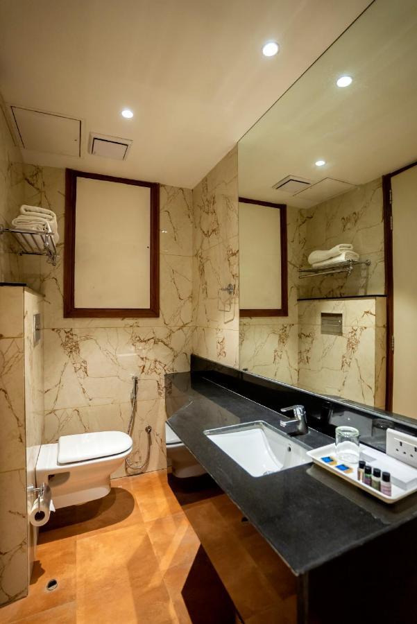 Celebrant Hotel Varanasi Exterior photo
