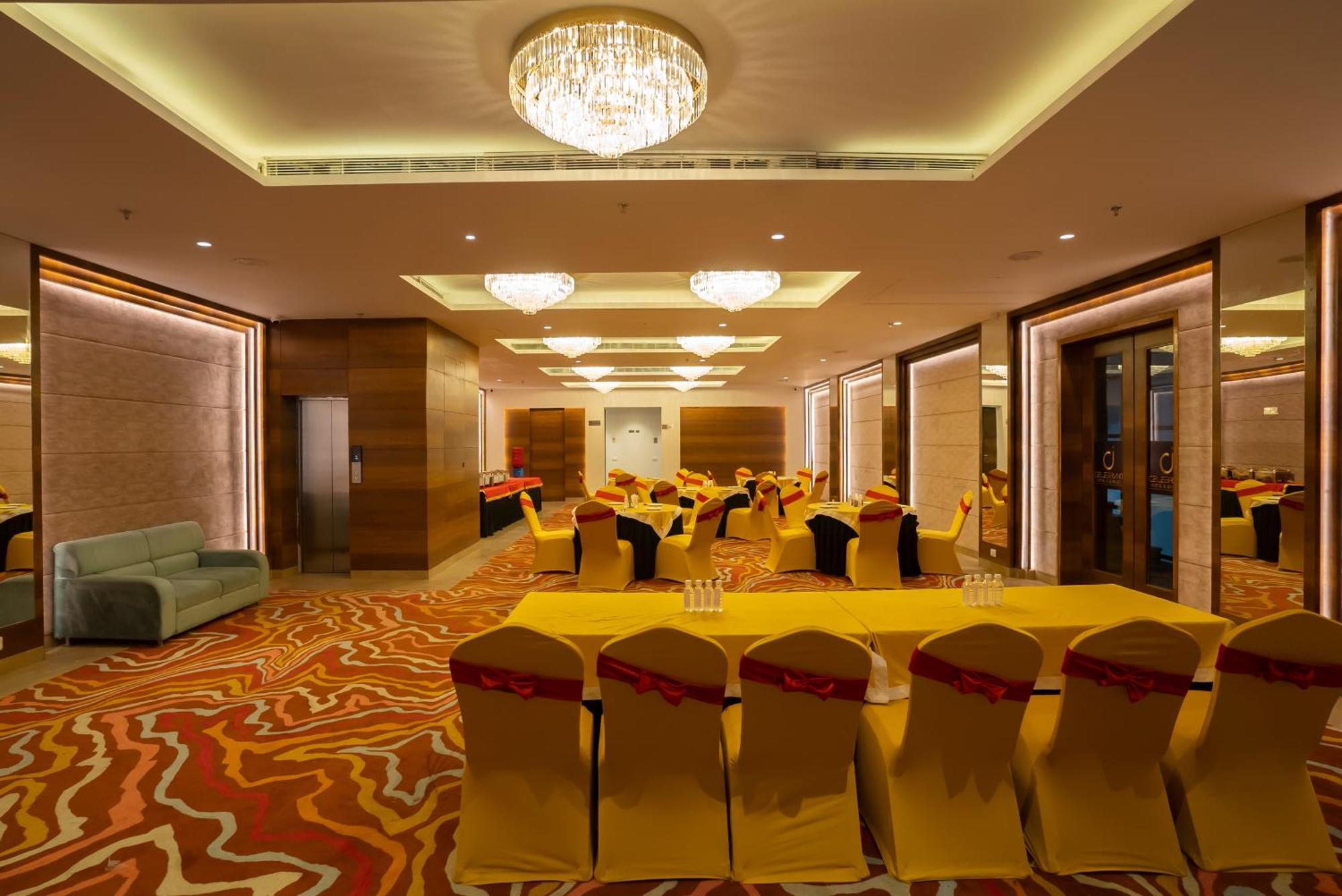 Celebrant Hotel Varanasi Exterior photo